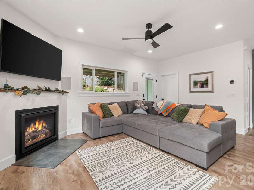 159 Wellington Street, Asheville, NC 28806.  MLS# CAR4411767, YatesRealty ID 41735. 