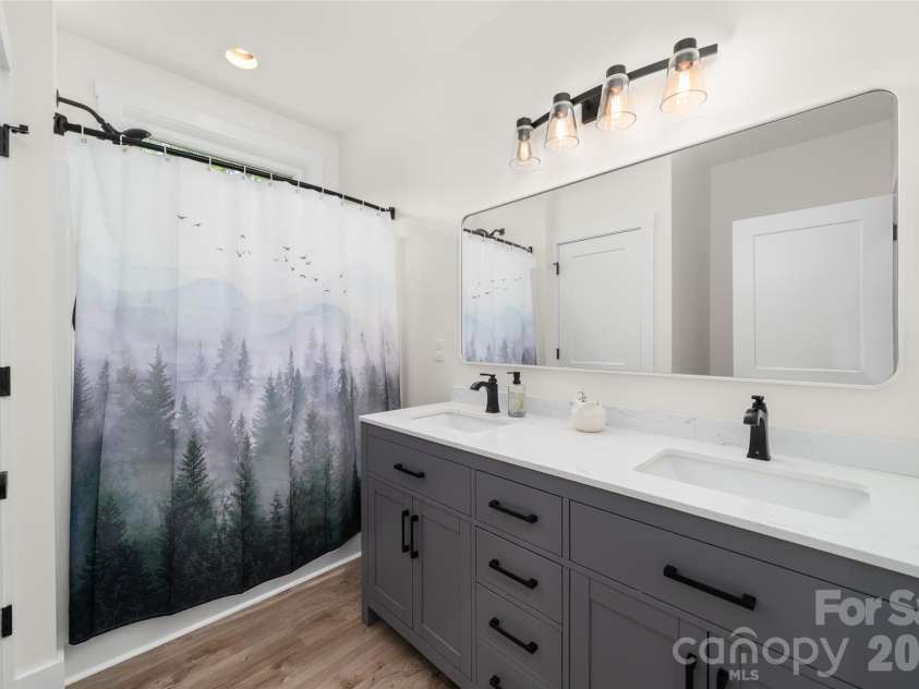 159 Wellington Street, Asheville, NC 28806.  MLS# CAR4411767, YatesRealty ID 41735. 