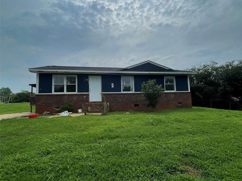 248 WOODSIDE Drive, Forest City, NC 28043.  MLS# CAR4411746, YatesRealty ID 41737. 