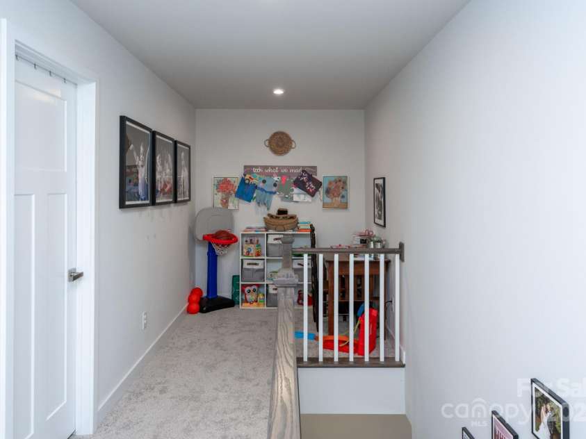145 Beacon Drive, Mooresville, NC 28117.  MLS# CAR4189165, YatesRealty ID 4174. 