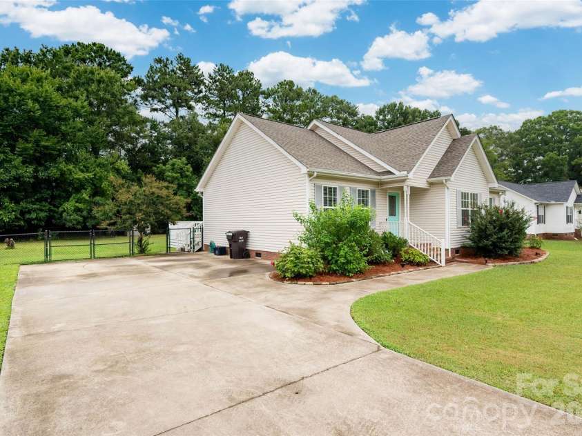 1382 Sullivan Street, Rock Hill, SC 29730.  MLS# CAR4411199, YatesRealty ID 41740. 