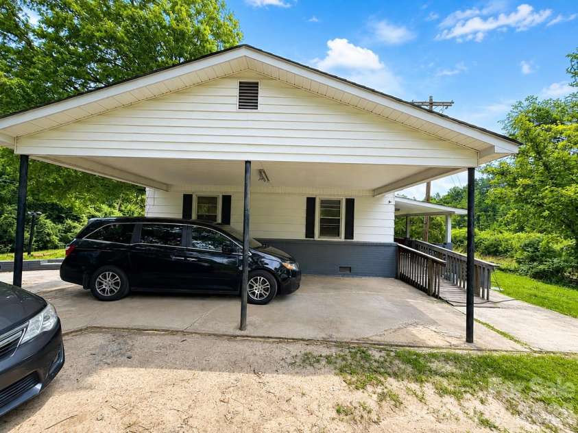 1499 Old Landsford Road, Lancaster, SC 29720.  MLS# CAR4411927, YatesRealty ID 41741. 