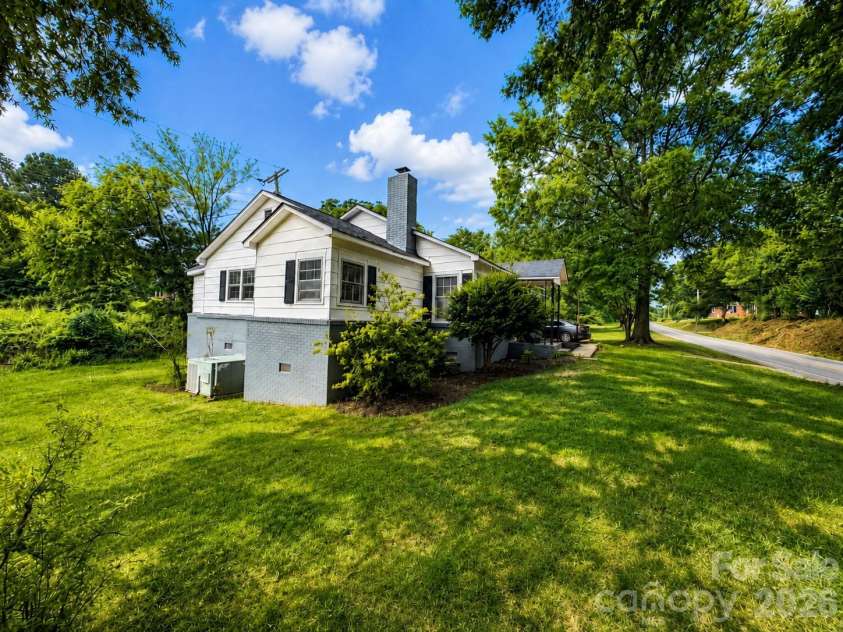 1499 Old Landsford Road, Lancaster, SC 29720.  MLS# CAR4411927, YatesRealty ID 41741. 