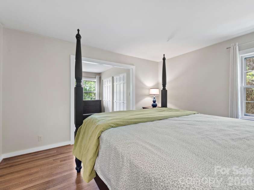 242 Hills Drive, Hendersonville, NC 28791.  MLS# CAR4410562, YatesRealty ID 41745. 