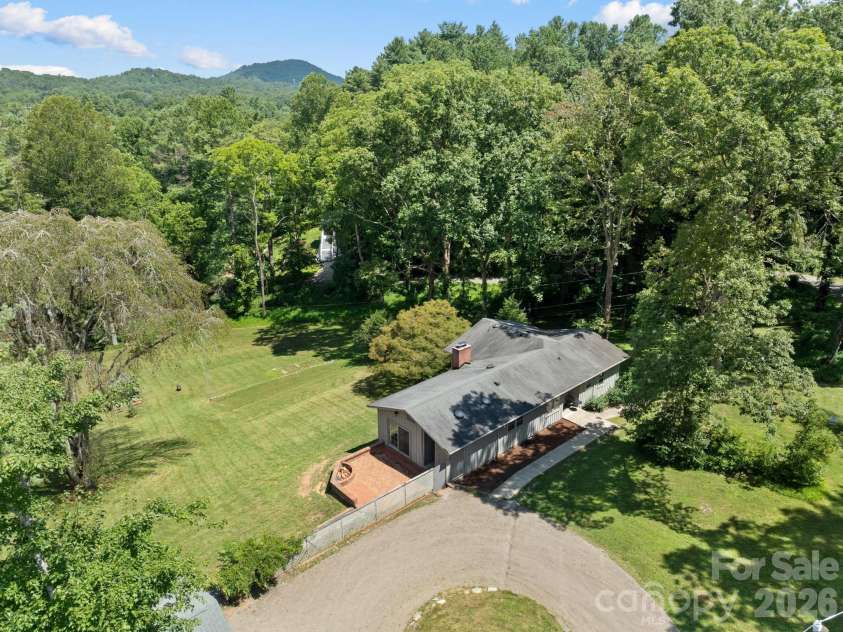 242 Hills Drive, Hendersonville, NC 28791.  MLS# CAR4410562, YatesRealty ID 41745. 