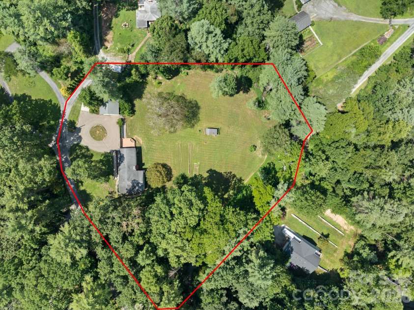 242 Hills Drive, Hendersonville, NC 28791.  MLS# CAR4410562, YatesRealty ID 41745. 