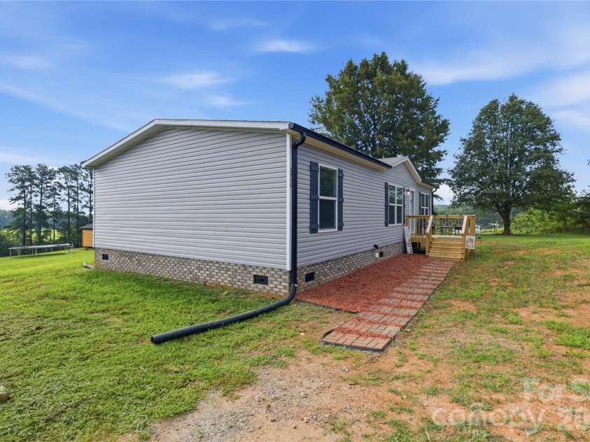 3906 Hollis Road, Ellenboro, NC 28040.  MLS# CAR4411971, YatesRealty ID 41747. 