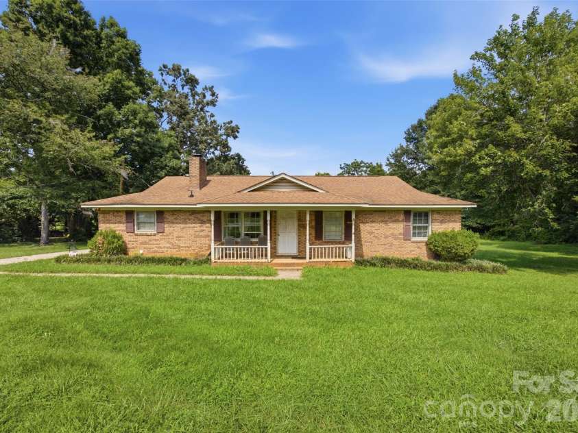 302 Charlotte Street, Alexis, NC 28006.  MLS# CAR4410276, YatesRealty ID 41748. 
