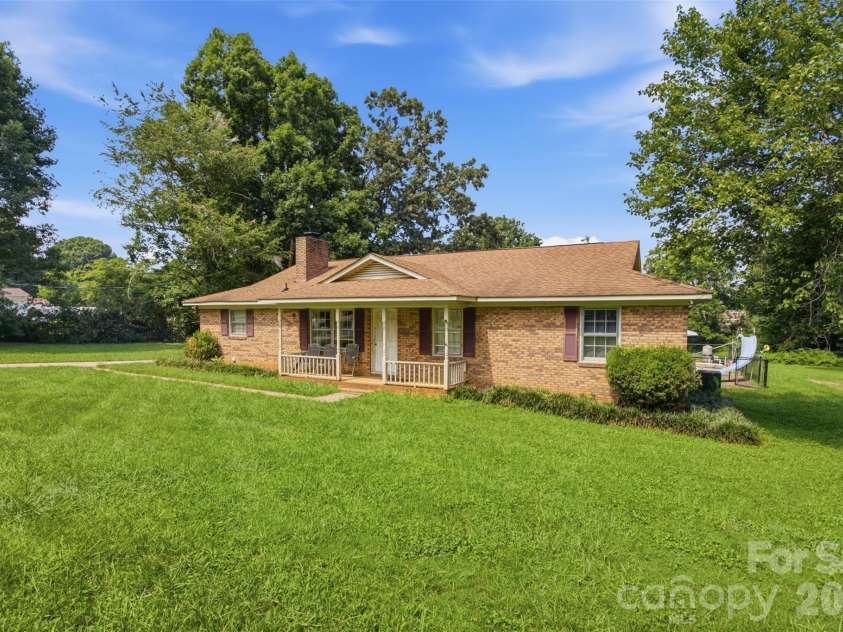 302 Charlotte Street, Alexis, NC 28006.  MLS# CAR4410276, YatesRealty ID 41748. 