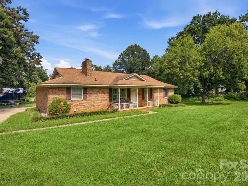 302 Charlotte Street, Alexis, NC 28006.  MLS# CAR4410276, YatesRealty ID 41748. 