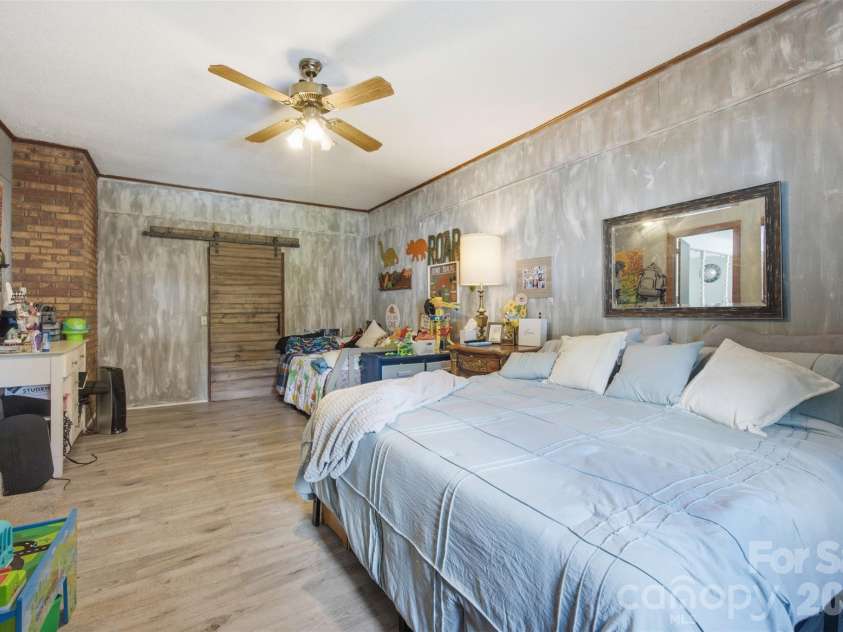302 Charlotte Street, Alexis, NC 28006.  MLS# CAR4410276, YatesRealty ID 41748. 