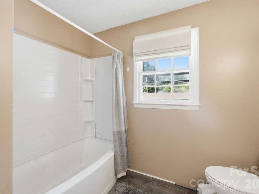 302 Charlotte Street, Alexis, NC 28006.  MLS# CAR4410276, YatesRealty ID 41748. 