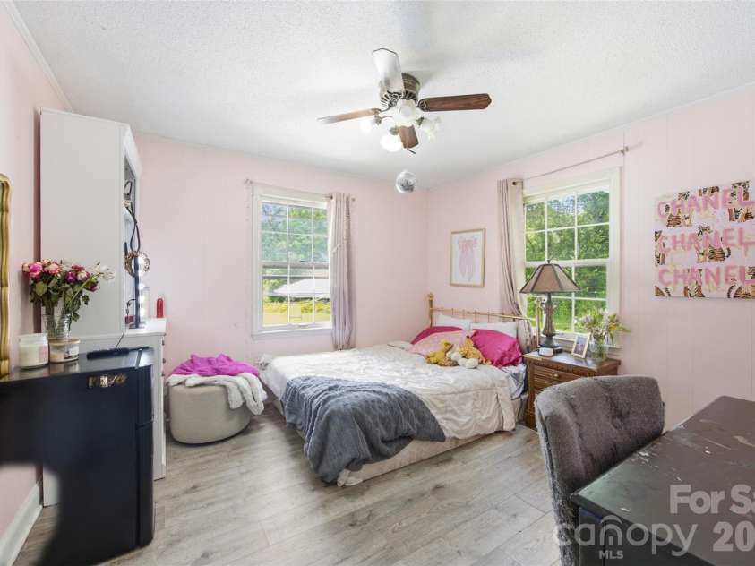 302 Charlotte Street, Alexis, NC 28006.  MLS# CAR4410276, YatesRealty ID 41748. 