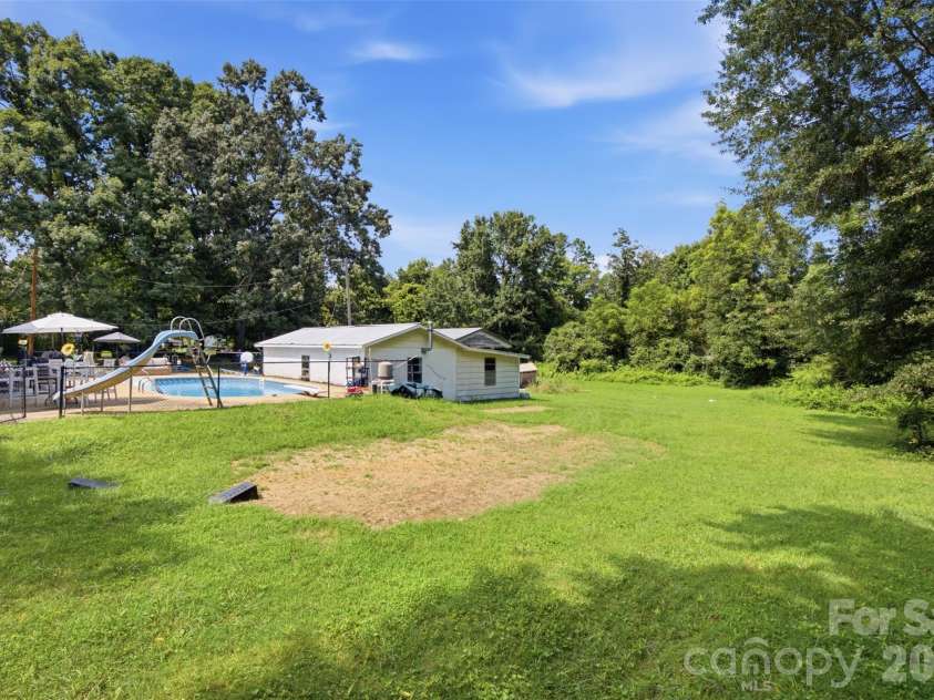 302 Charlotte Street, Alexis, NC 28006.  MLS# CAR4410276, YatesRealty ID 41748. 