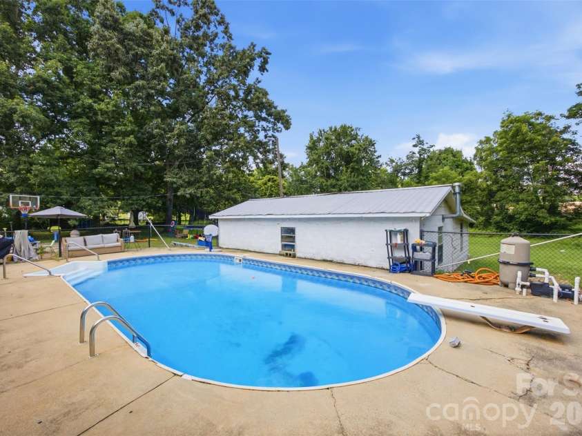 302 Charlotte Street, Alexis, NC 28006.  MLS# CAR4410276, YatesRealty ID 41748. 