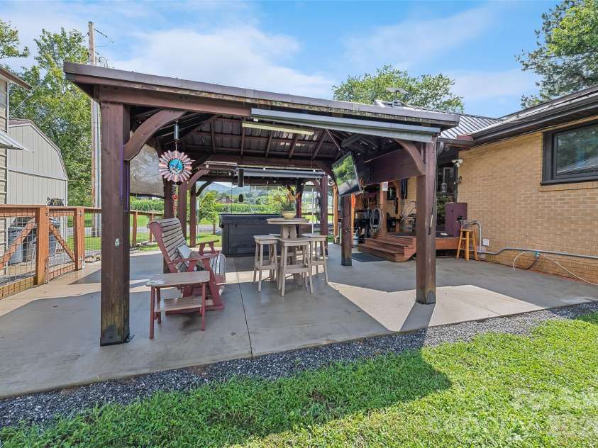 2906 Jonathan Creek Road, Waynesville, NC 28785.  MLS# CAR4411855, YatesRealty ID 41749. 