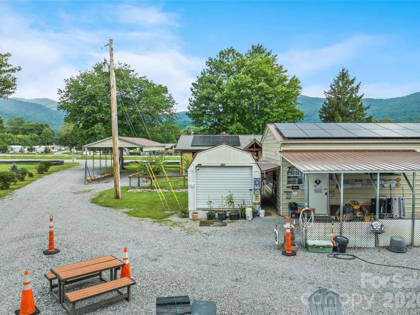 2906 Jonathan Creek Road, Waynesville, NC 28785.  MLS# CAR4411855, YatesRealty ID 41749. 