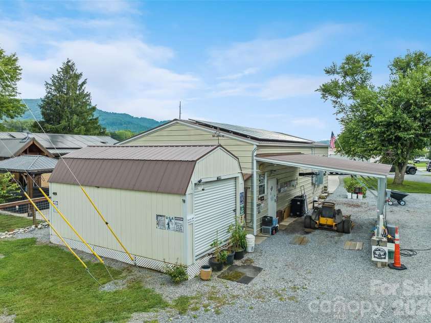 2906 Jonathan Creek Road, Waynesville, NC 28785.  MLS# CAR4411855, YatesRealty ID 41749. 