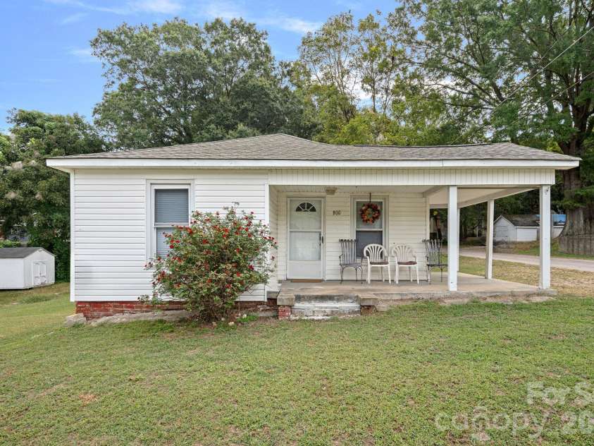 900 Alma Avenue, Kannapolis, NC 28081.  MLS# CAR4337701, YatesRealty ID 4175. 