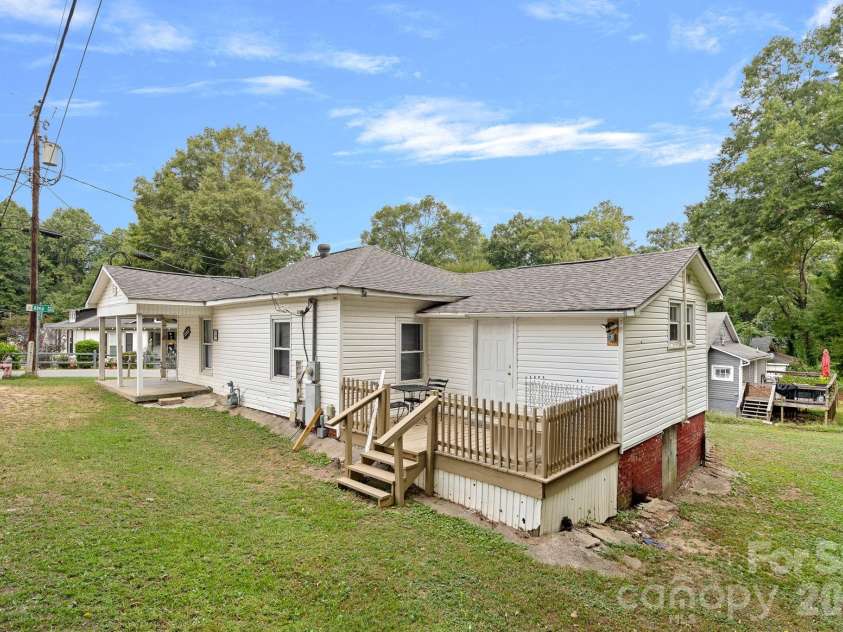 900 Alma Avenue, Kannapolis, NC 28081.  MLS# CAR4337701, YatesRealty ID 4175. 