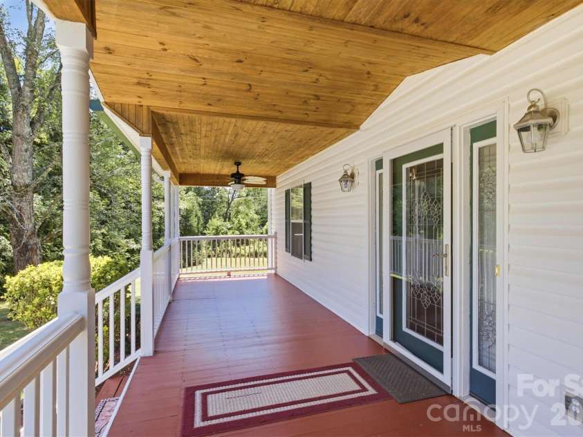 805 Bannon Place, Lenoir, NC 28645.  MLS# CAR4405742, YatesRealty ID 41753. 