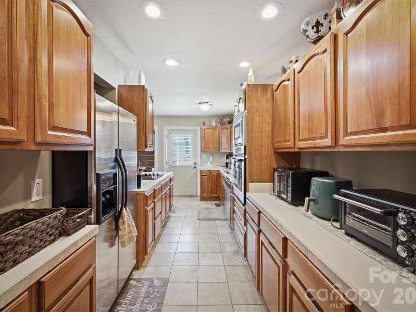 805 Bannon Place, Lenoir, NC 28645.  MLS# CAR4405742, YatesRealty ID 41753. 