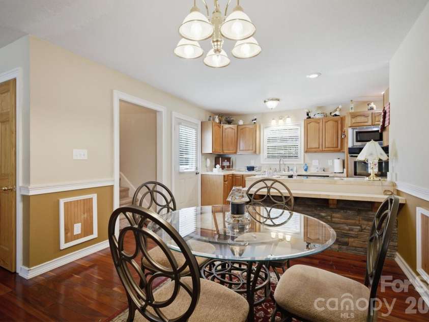 805 Bannon Place, Lenoir, NC 28645.  MLS# CAR4405742, YatesRealty ID 41753. 