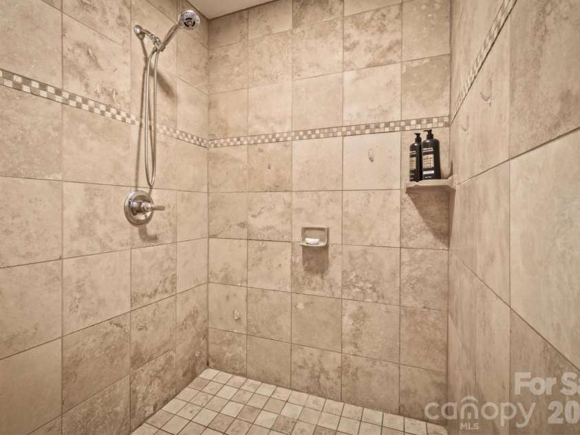 805 Bannon Place, Lenoir, NC 28645.  MLS# CAR4405742, YatesRealty ID 41753. 