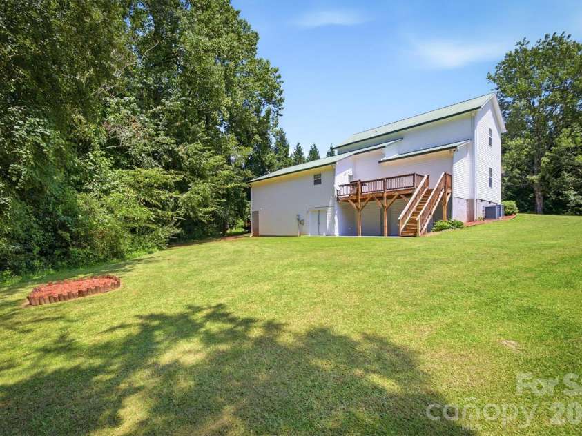 805 Bannon Place, Lenoir, NC 28645.  MLS# CAR4405742, YatesRealty ID 41753. 