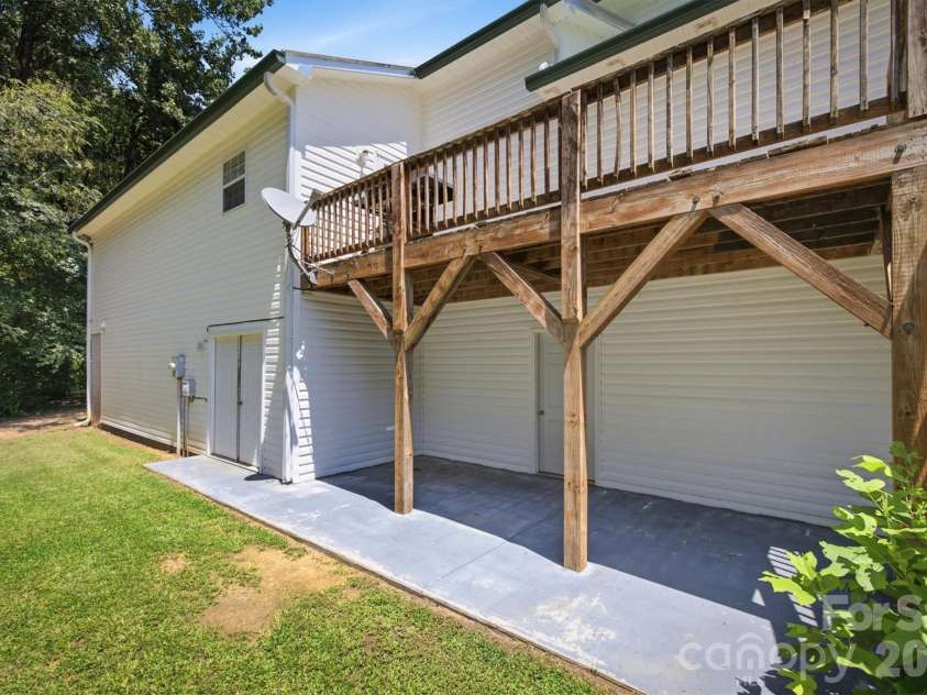 805 Bannon Place, Lenoir, NC 28645.  MLS# CAR4405742, YatesRealty ID 41753. 