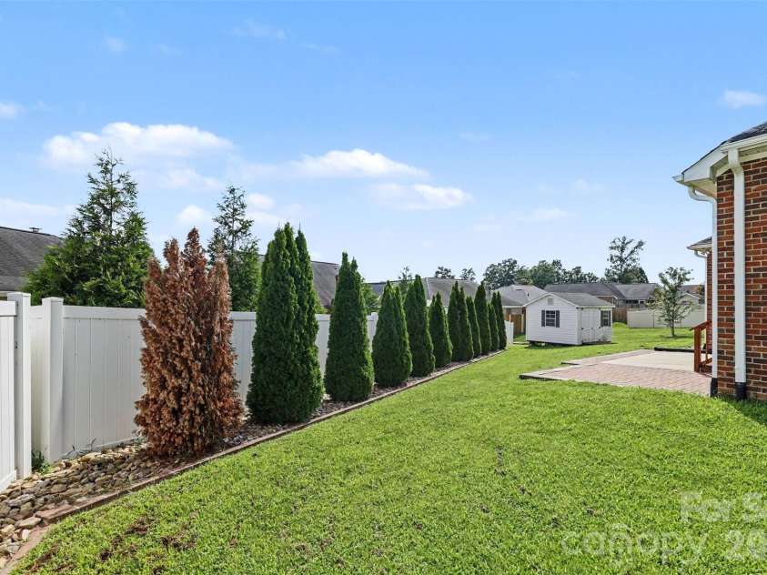 3552 Brickwood Circle, Midland, NC 28107.  MLS# CAR4410933, YatesRealty ID 41754. 