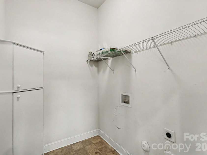 3552 Brickwood Circle, Midland, NC 28107.  MLS# CAR4410933, YatesRealty ID 41754. 