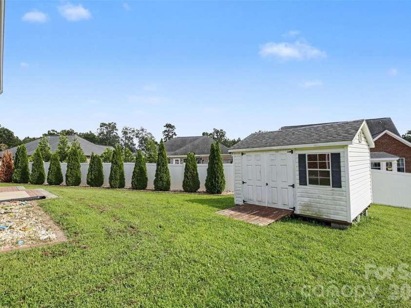 3552 Brickwood Circle, Midland, NC 28107.  MLS# CAR4410933, YatesRealty ID 41754. 