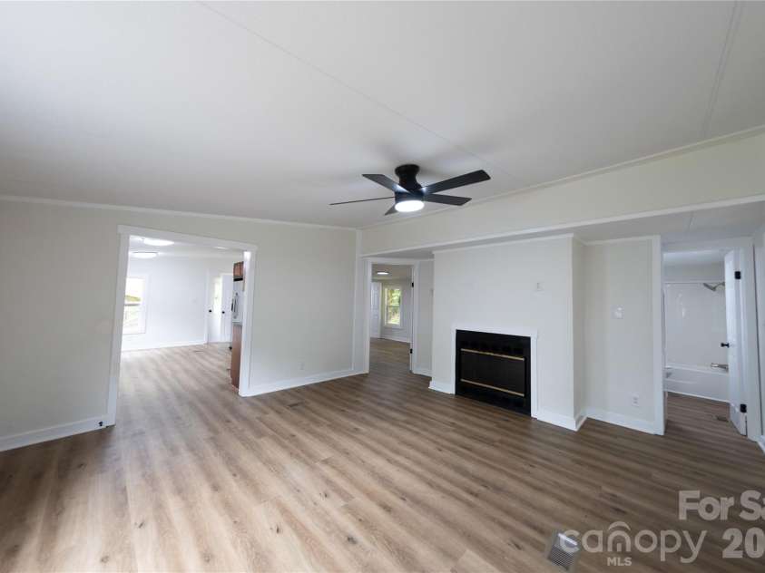 559 Old Quebec Road, Lake Toxaway, NC 28747.  MLS# CAR4411516, YatesRealty ID 41757. 