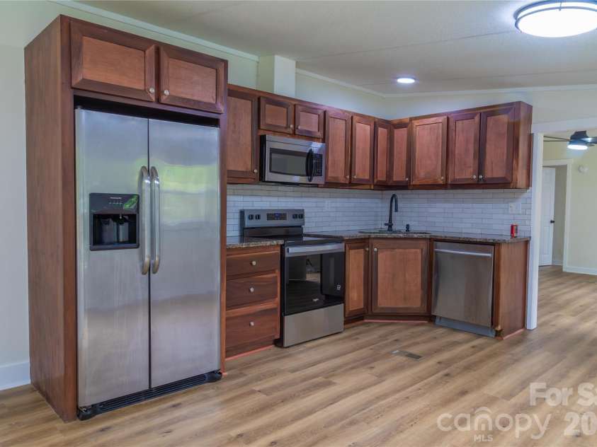 559 Old Quebec Road, Lake Toxaway, NC 28747.  MLS# CAR4411516, YatesRealty ID 41757. 