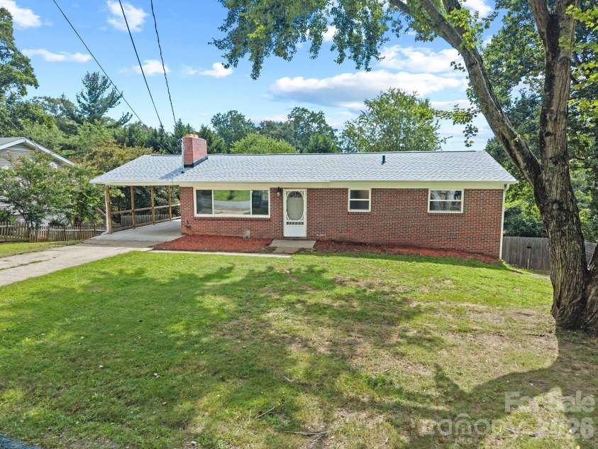 10 Monte Vista Circle, Candler, NC 28715.  MLS# CAR4411703, YatesRealty ID 41758. 