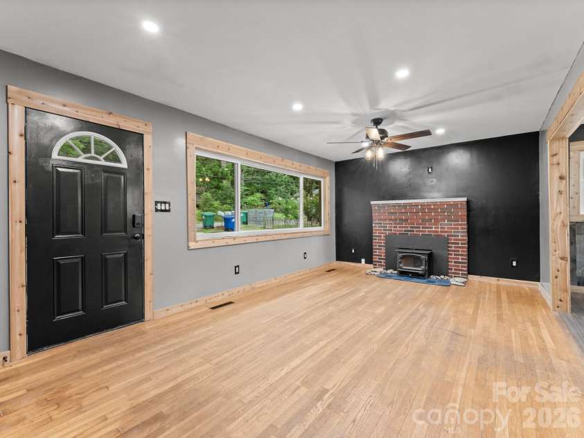 10 Monte Vista Circle, Candler, NC 28715.  MLS# CAR4411703, YatesRealty ID 41758. 