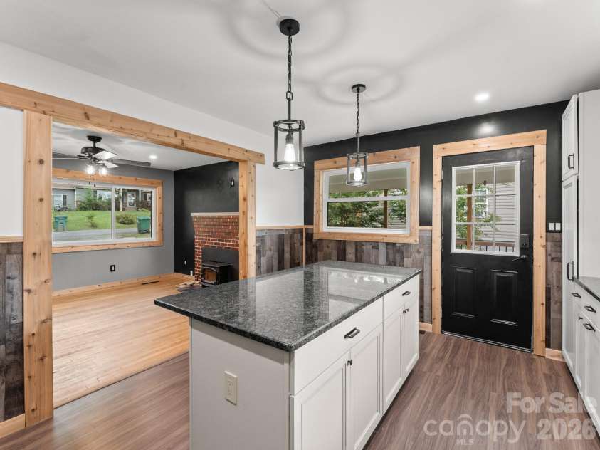 10 Monte Vista Circle, Candler, NC 28715.  MLS# CAR4411703, YatesRealty ID 41758. 