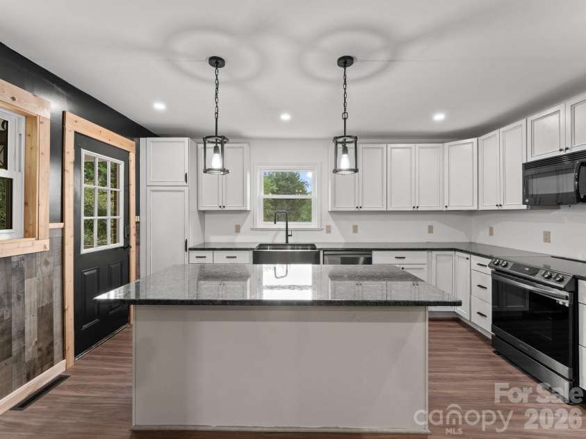10 Monte Vista Circle, Candler, NC 28715.  MLS# CAR4411703, YatesRealty ID 41758. 