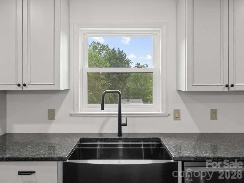 10 Monte Vista Circle, Candler, NC 28715.  MLS# CAR4411703, YatesRealty ID 41758. 