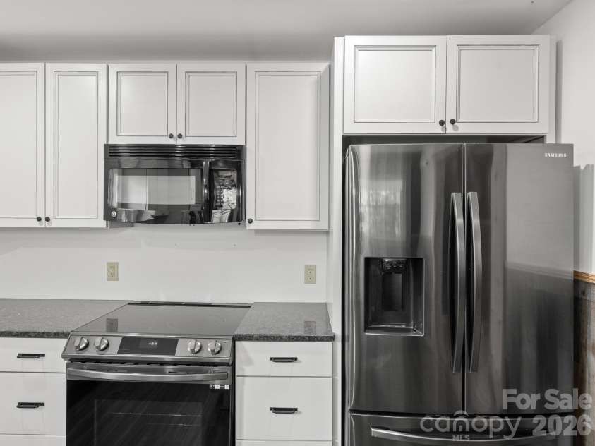 10 Monte Vista Circle, Candler, NC 28715.  MLS# CAR4411703, YatesRealty ID 41758. 