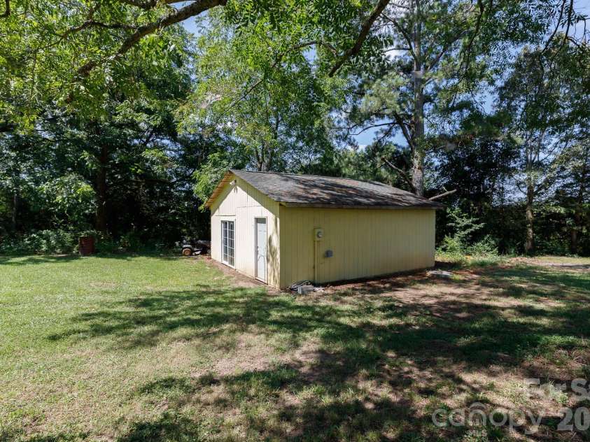 12173 Old Douglass Road, Blackstock, SC 29014.  MLS# CAR4411901, YatesRealty ID 41759. 
