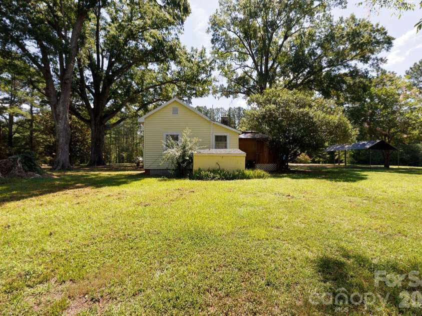 12173 Old Douglass Road, Blackstock, SC 29014.  MLS# CAR4411901, YatesRealty ID 41759. 