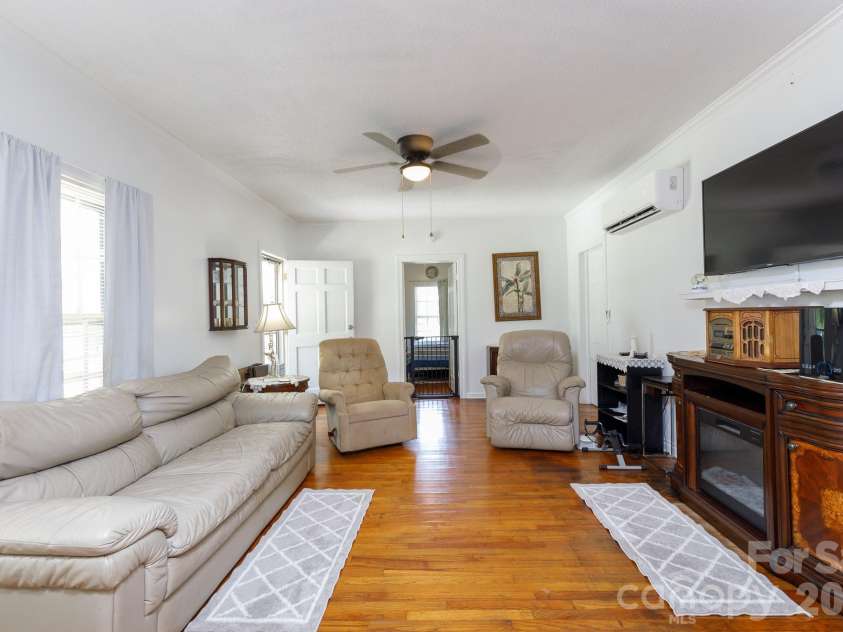12173 Old Douglass Road, Blackstock, SC 29014.  MLS# CAR4411901, YatesRealty ID 41759. 