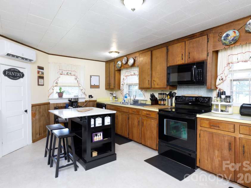 12173 Old Douglass Road, Blackstock, SC 29014.  MLS# CAR4411901, YatesRealty ID 41759. 