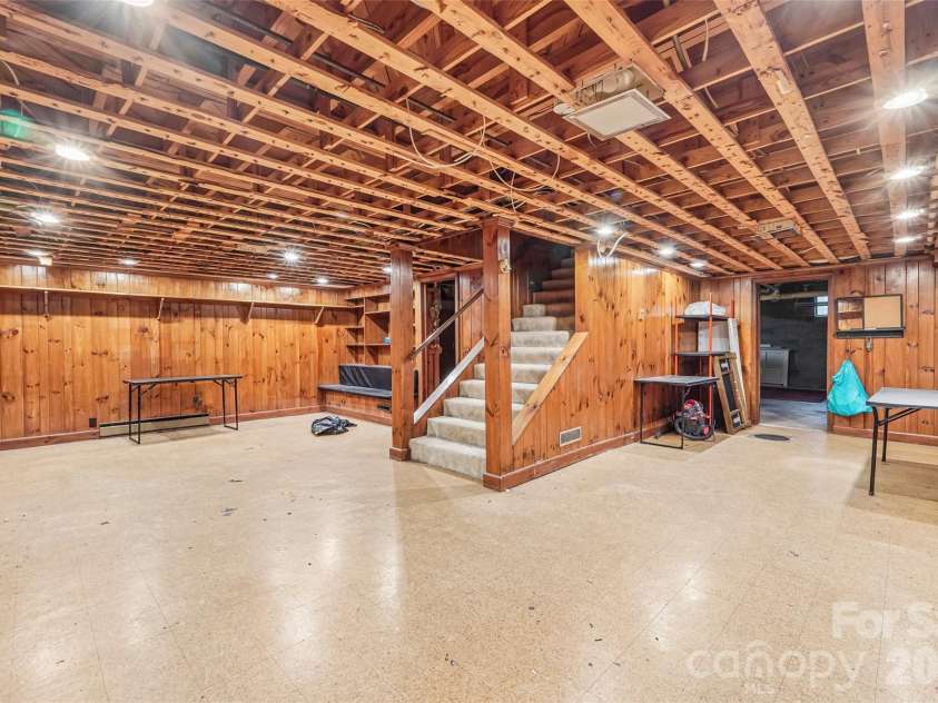 514 Lakeside Drive, Statesville, NC 28677.  MLS# CAR4398384, YatesRealty ID 41761. 