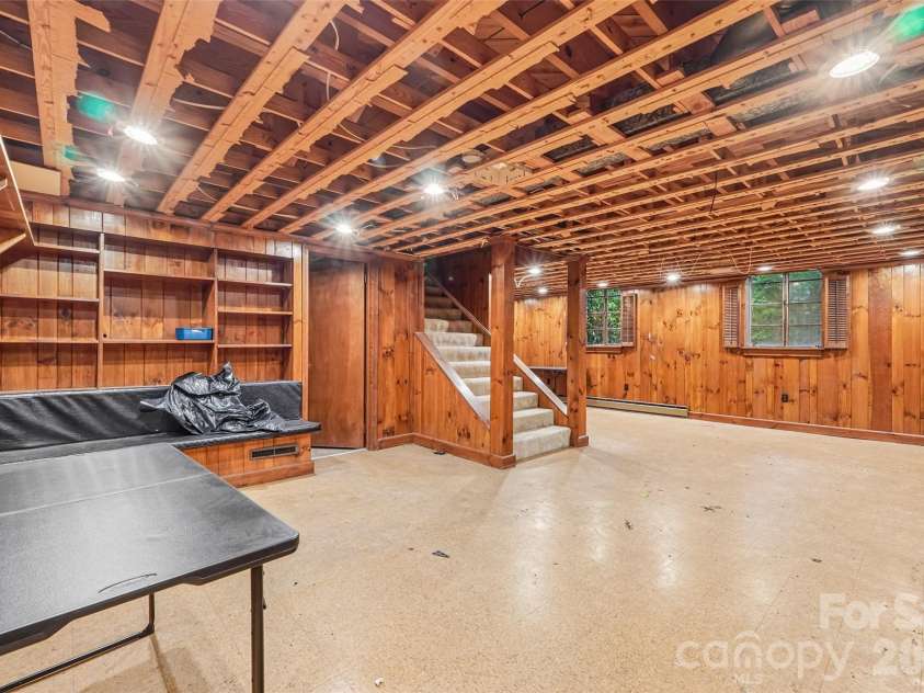 514 Lakeside Drive, Statesville, NC 28677.  MLS# CAR4398384, YatesRealty ID 41761. 
