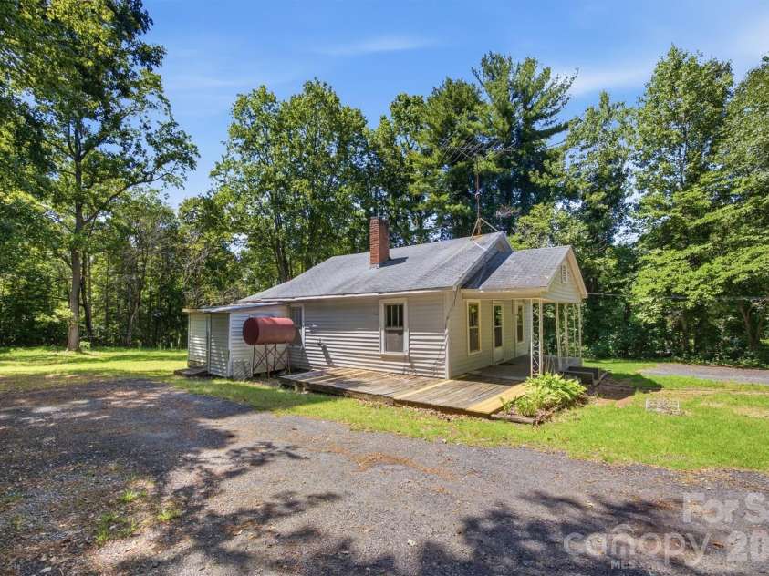 2155 Pa Jolly Lane, Granite Falls, NC 28630.  MLS# CAR4407951, YatesRealty ID 41763. 