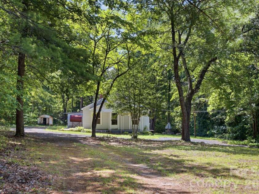2155 Pa Jolly Lane, Granite Falls, NC 28630.  MLS# CAR4407951, YatesRealty ID 41763. 