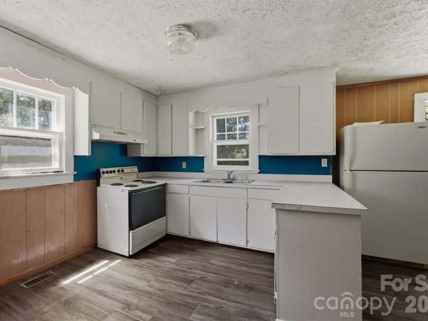2155 Pa Jolly Lane, Granite Falls, NC 28630.  MLS# CAR4407951, YatesRealty ID 41763. 